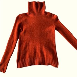 Neiman Marcus cashmere sweater